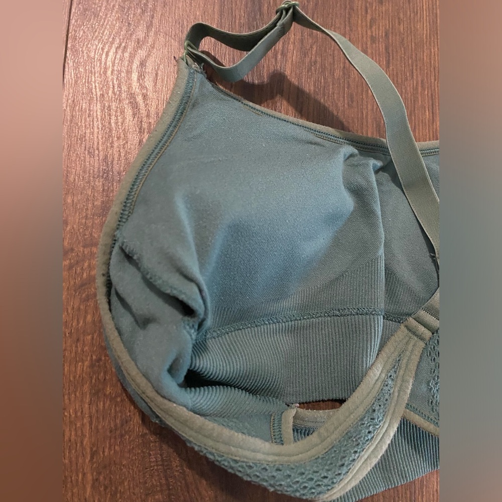 Women’s All In Motion Green Sportsbra XS - Picture 9 of 10